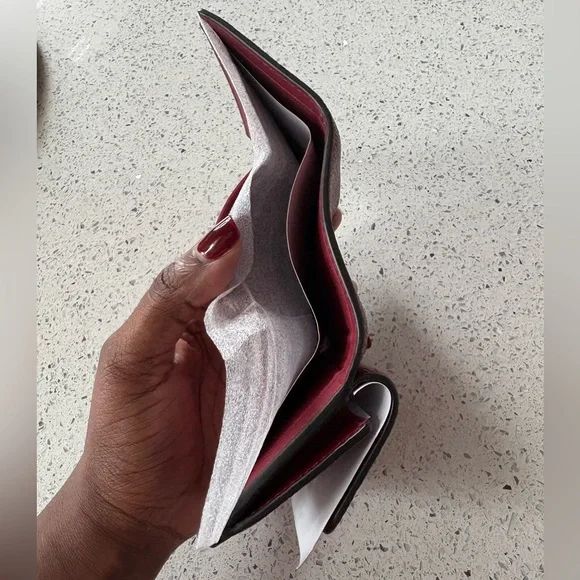 ‼️SOLD‼️ COACH NWOT Burgundy Pebble Leather TrifoldWallet W/ Silver Logo - Picture 4 of 4